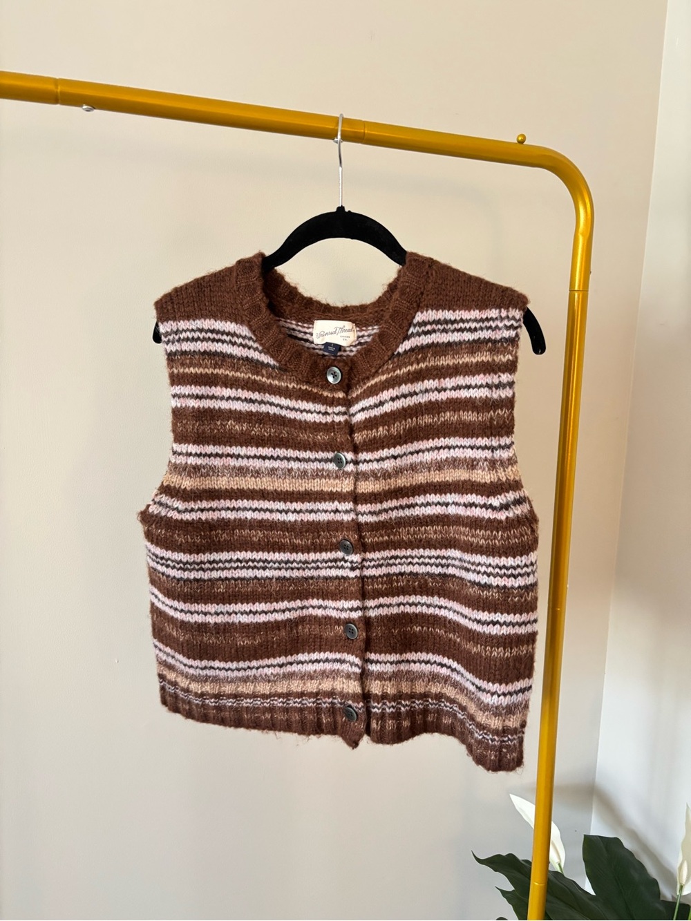 Universal Thread Women'Small Button-Up Sweater Vest Brown & Pink